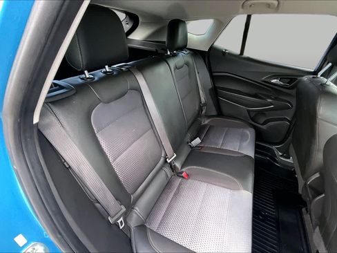 Used 2025 Chevrolet Trax LT w/ Driver Confidence Package FWD image 19