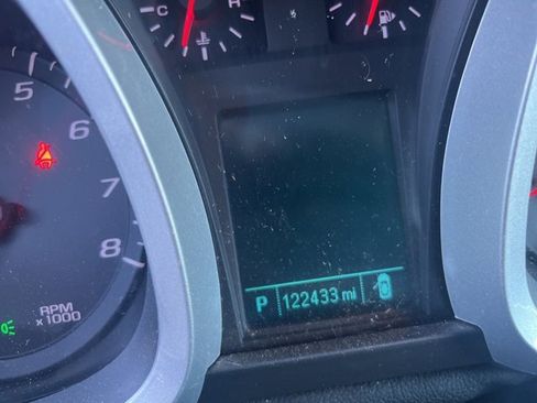 Used 2017 Chevrolet Equinox LT w/ Convenience Package image 6