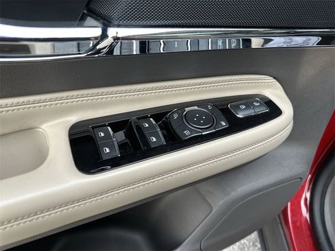 Used 2021 Lincoln Corsair Reserve image 13