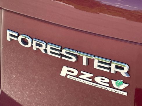 Used 2014 Subaru Forester 2.5i Premium AWD/4WD image 10