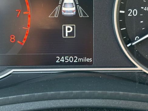 Used 2025 Nissan Versa SV FWD image 38