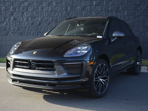 Certified 2026 Porsche Macan Turbo AWD/4WD image 43