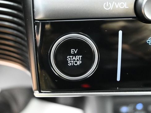 Used 2025 Hyundai Ioniq 5 SE RWD image 20