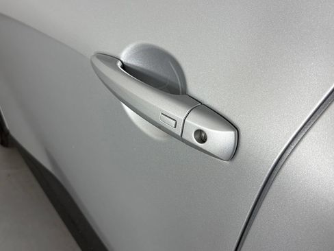 Used 2024 Nissan Rogue SV FWD image 12