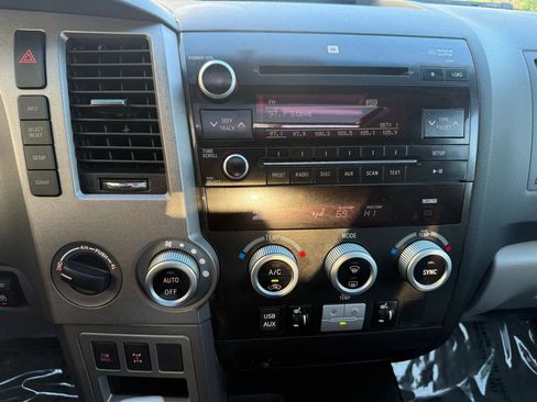 Used 2010 Toyota Sequoia Limited AWD/4WD image 39