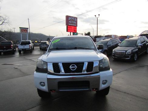 Used 2011 Nissan Titan SV w/ SV Value Truck Pkg image 7