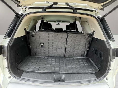 Used 2023 Nissan Pathfinder SL AWD/4WD image 41