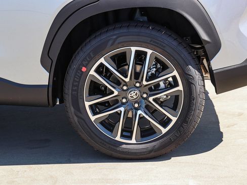 New 2026 Toyota Corolla Cross XLE AWD/4WD image 9