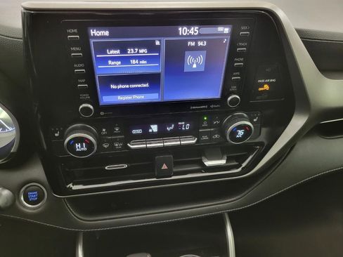 Used 2021 Toyota Highlander XLE image 7