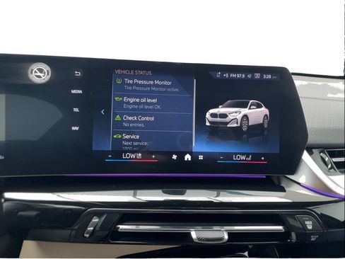 Used 2025 BMW X2 xDrive28i AWD/4WD image 51