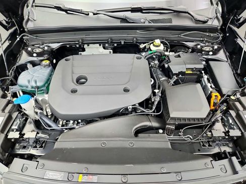 New 2026 Volvo XC40 B5 Plus w/ Climate Package image 28