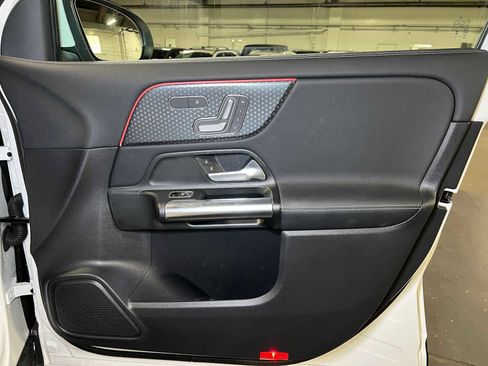 Certified 2025 Mercedes-Benz GLA 250 4MATIC image 10