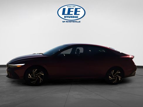 Certified 2025 Hyundai Elantra Sport image 3