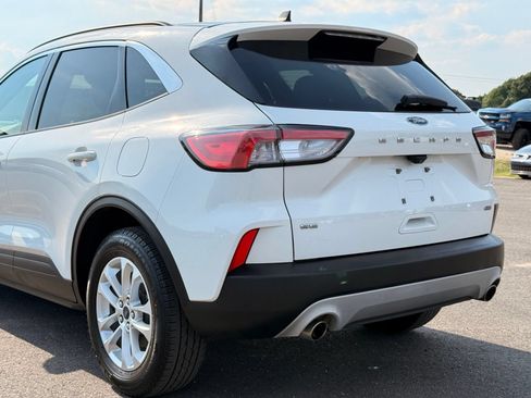Used 2022 Ford Escape SE w/ Convenience Package FWD image 5