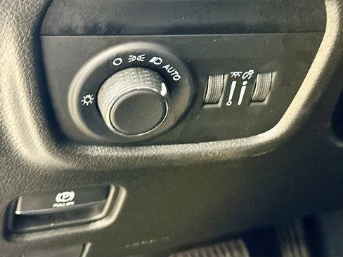 Certified 2023 Jeep Grand Cherokee Altitude AWD/4WD image 11