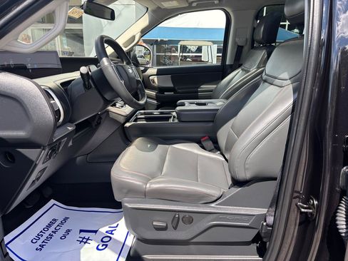 Used 2025 Ford Expedition Max Active AWD/4WD image 12