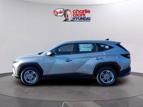 New 2026 Hyundai Tucson SE image 2