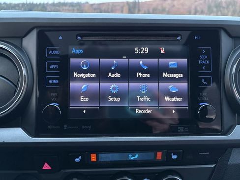 Used 2016 Toyota Tacoma TRD Sport w/ Premium & Technology Package image 36