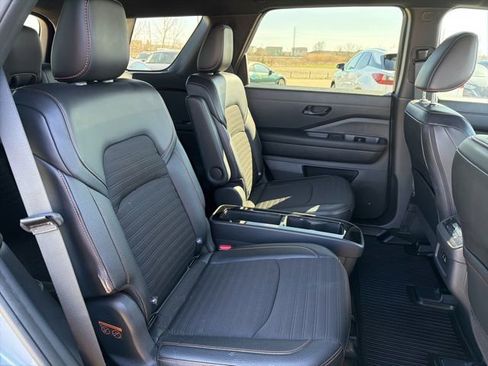 Used 2024 Nissan Pathfinder Rock Creek AWD/4WD image 9