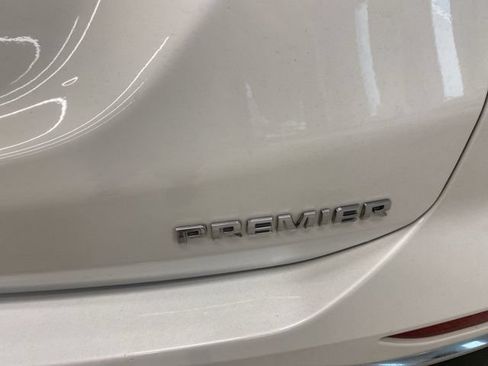 Used 2019 Chevrolet Equinox Premier FWD image 7