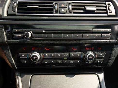 Used 2013 BMW M5 w/ Executive Pkg image 30