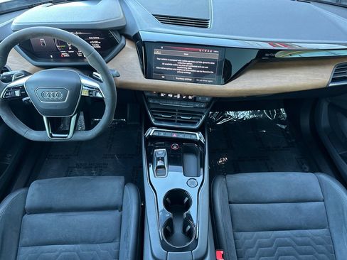 Used 2022 Audi e-tron GT Premium Plus image 6