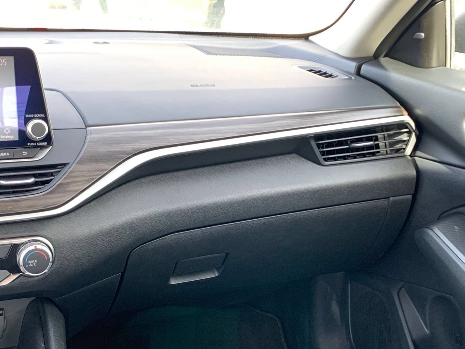 Used 2025 Nissan Altima 2.5 SV FWD image 35