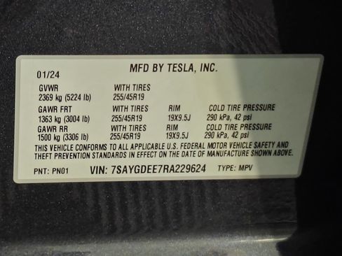 Used 2024 Tesla Model Y Long Range AWD/4WD image 65