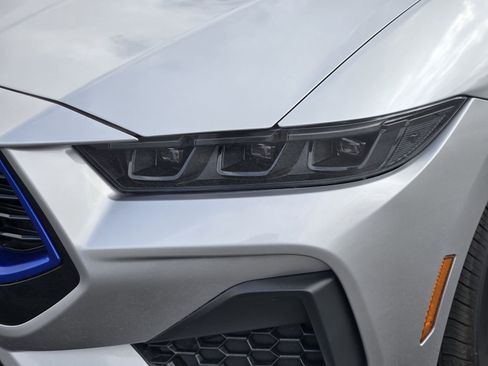 Used 2024 Ford Mustang GT Premium image 10