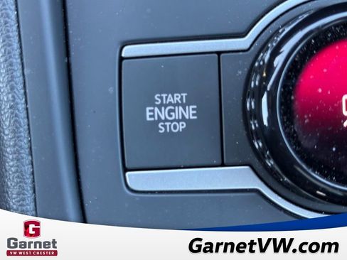 Used 2025 Volkswagen Tiguan SE R-Line image 36