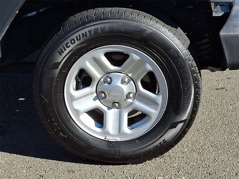 Used 2018 Jeep Wrangler Sport image 8