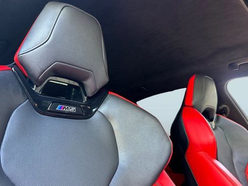 Used 2025 BMW M5 w/ Carbon Package image 25