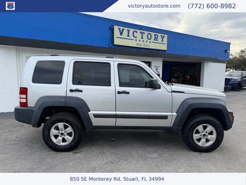 Used 2012 Jeep Liberty Sport AWD/4WD image 12