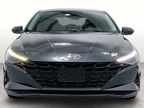 Used 2022 Hyundai Elantra SEL w/ Convenience Package FWD image 5