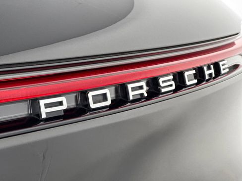 Certified 2023 Porsche Macan image 29