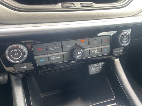 Used 2026 Jeep Compass Limited AWD/4WD image 15