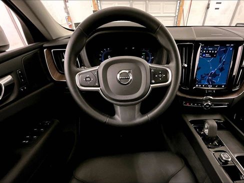 Used 2022 Volvo XC60 T8 Inscription Expression w/ Advanced Package image 5