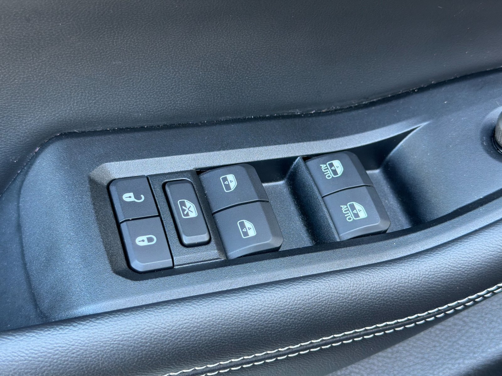 Used 2023 Jeep Grand Cherokee Altitude RWD image 12