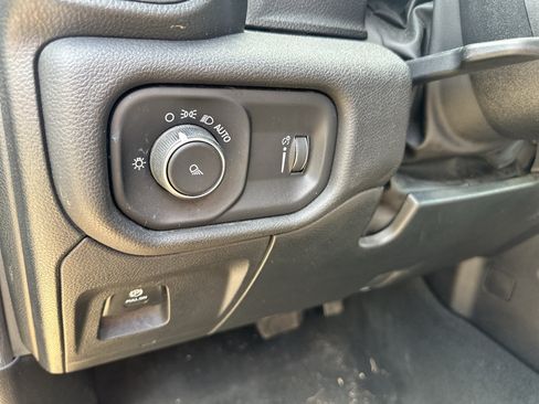 Used 2024 RAM 1500 Laramie RWD image 19