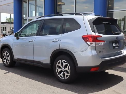 Used 2021 Subaru Forester Premium AWD/4WD image 3