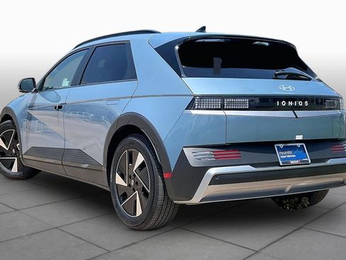 Certified 2025 Hyundai Ioniq 5 SEL RWD image 11