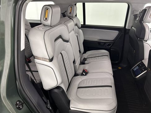 Used 2023 Rivian R1S Adventure image 23