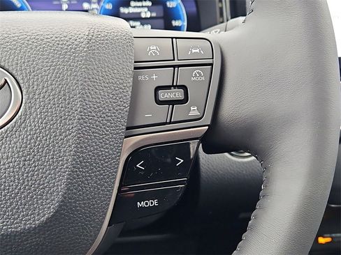 New 2026 Toyota Camry Hybrid image 18