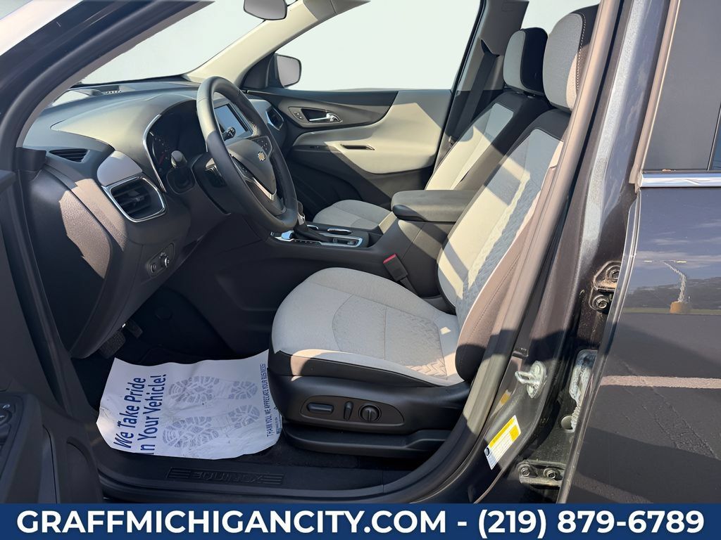 Used 2023 Chevrolet Equinox LT w/ Driver Convenience Package AWD/4WD image 11