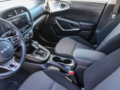 Used 2023 Kia Soul LX w/ Option Group 015 image 18