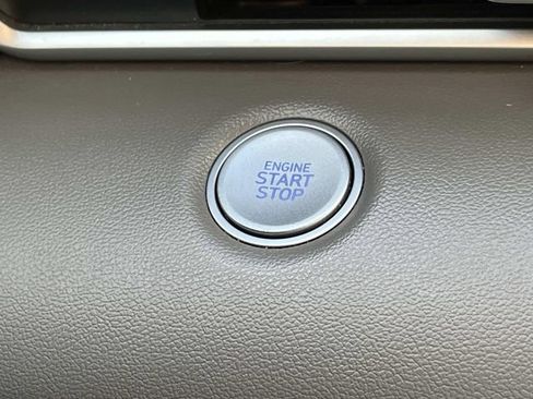 Used 2021 Hyundai Elantra SEL FWD image 31