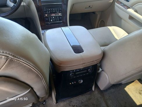 Used 2011 Cadillac Escalade AWD w/ Touring Package image 28