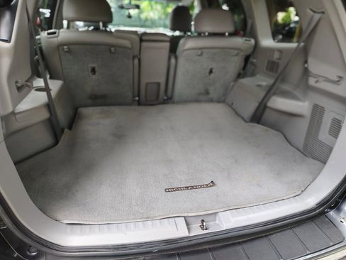 Used 2011 Toyota Highlander SE w/ Tow Pkg AWD/4WD image 27