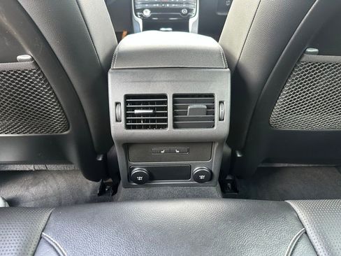 Used 2019 Jaguar XE R-Sport image 25