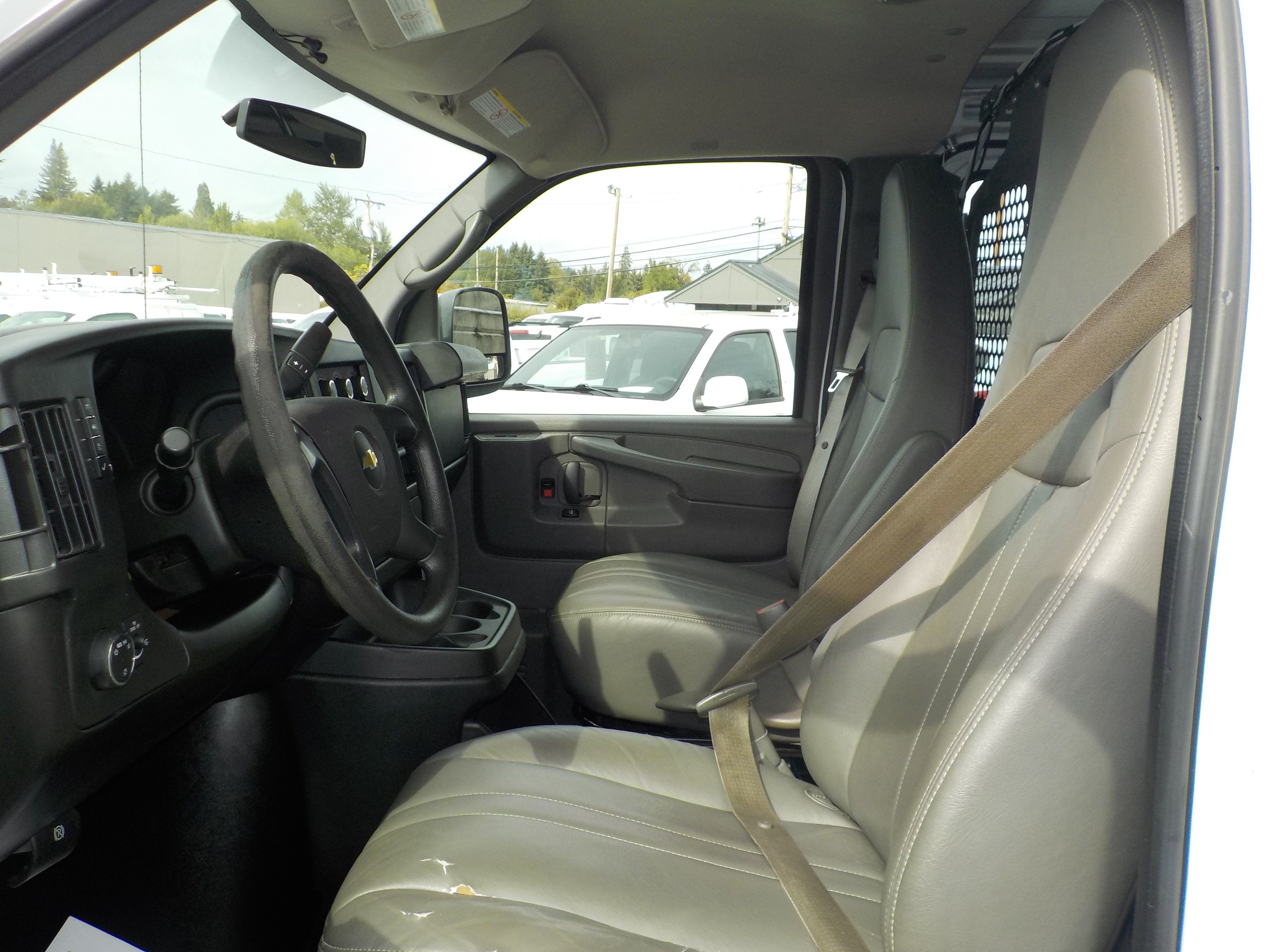 Used 2014 Chevrolet Express 2500 w/ Express Access Plus Package RWD image 22